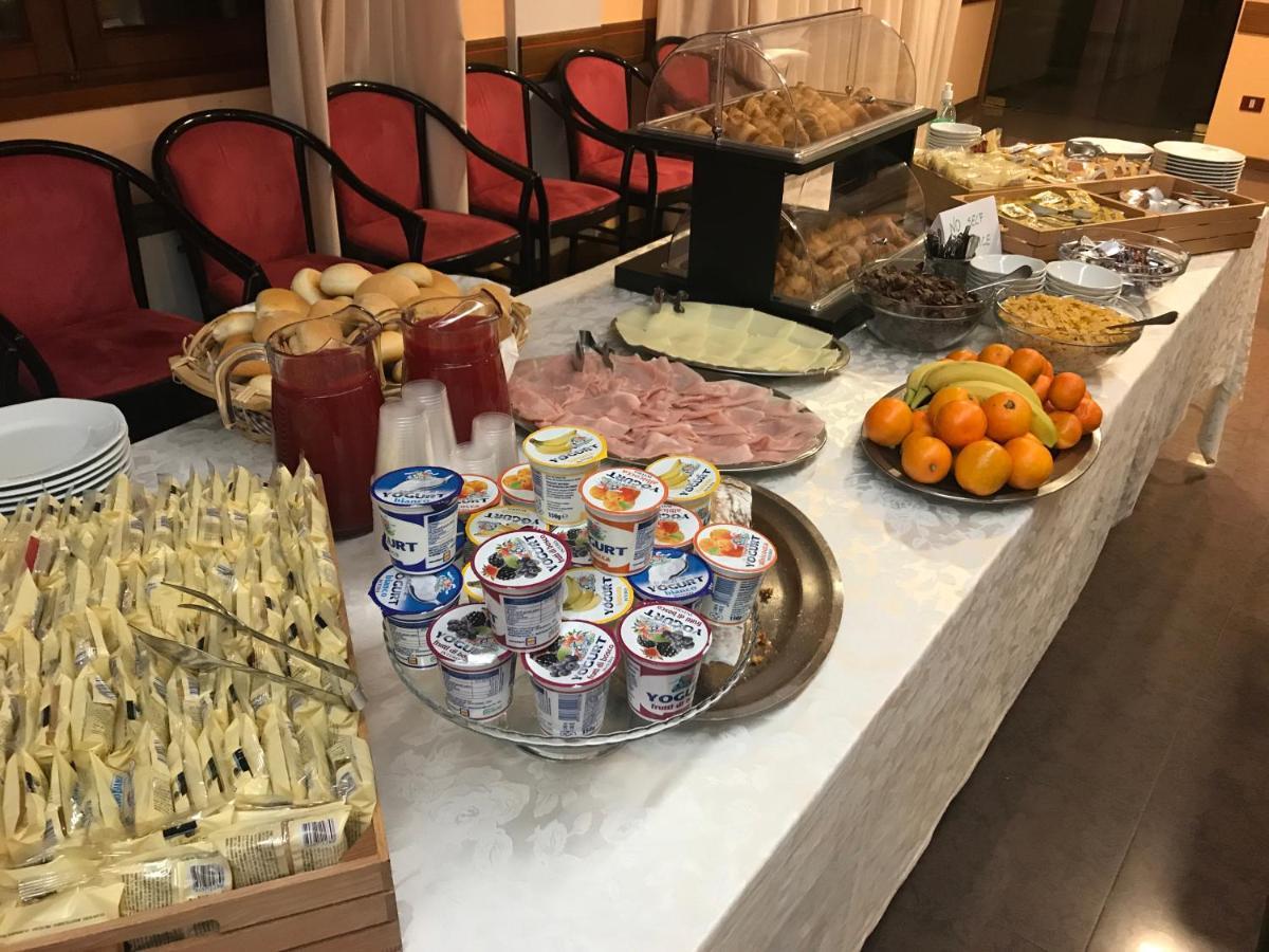 Hotel Libia Fino Del Monte Екстериор снимка